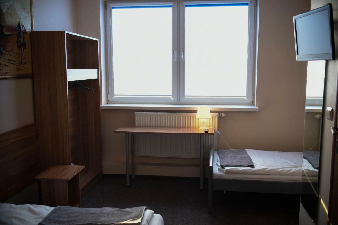 Kolumny 217- Tanie Noclegi Pracownicze, Parking Bezplatny Łódź Kültér fotó