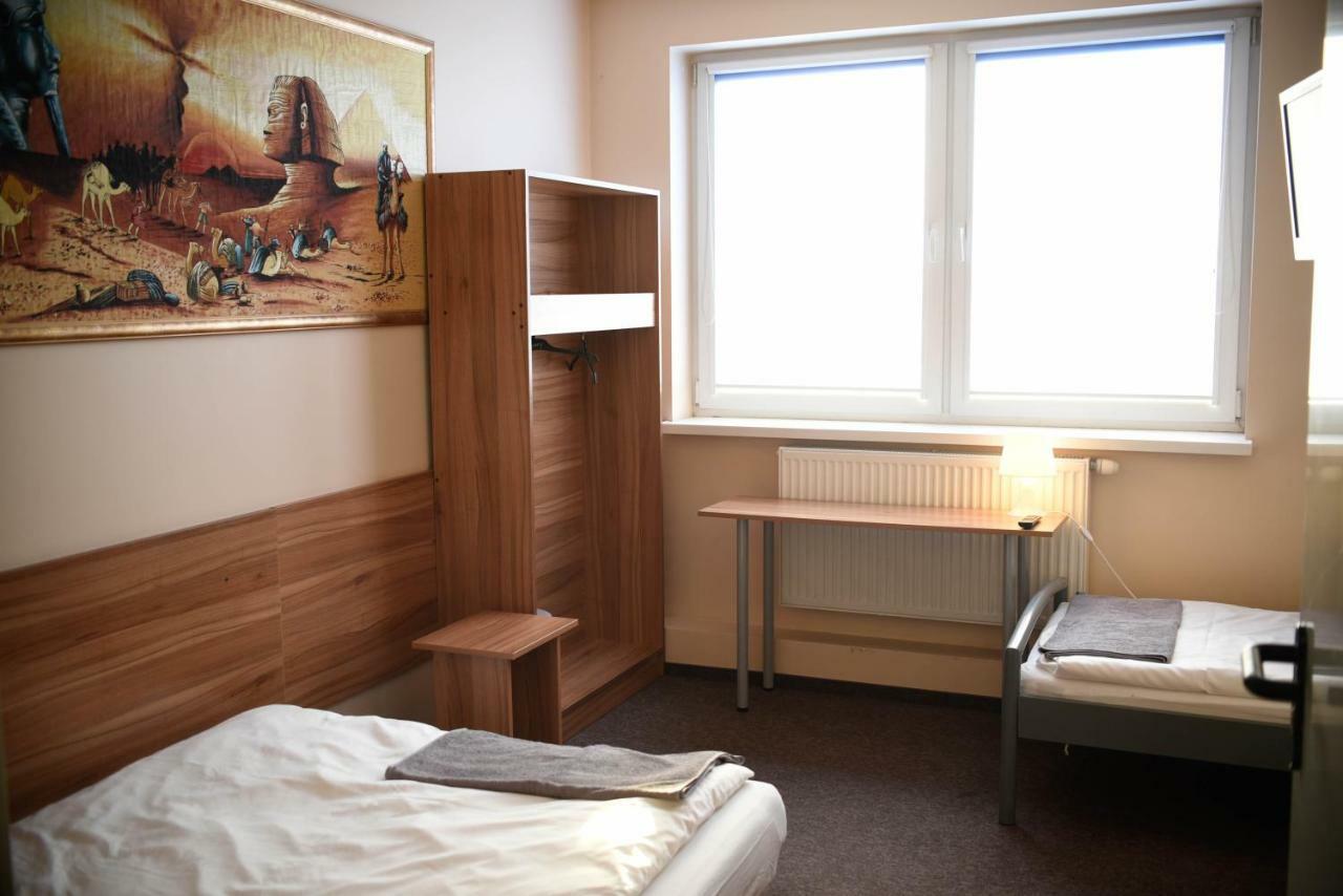 Kolumny 217- Tanie Noclegi Pracownicze, Parking Bezplatny Łódź Kültér fotó
